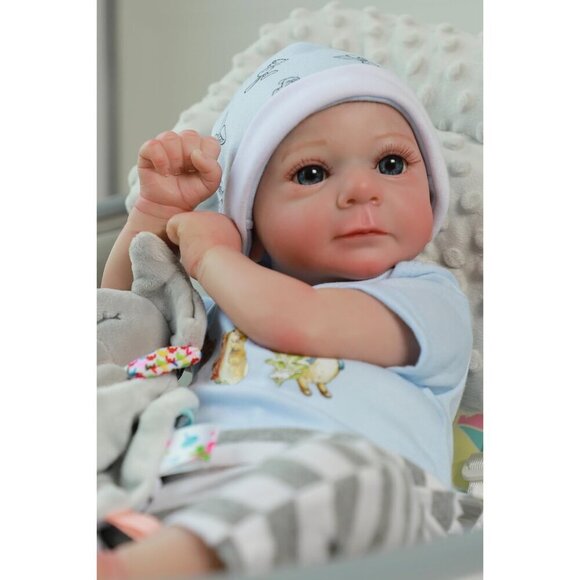 🆕 Brand New - 17-Inch Realistic Newborn Boy Soft Cloth Body Reborn Baby Doll - Picture 4 of 8